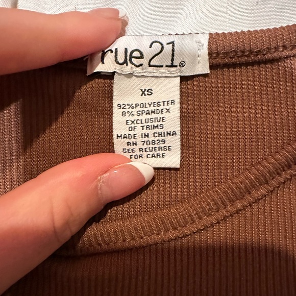 Brown Rue 21 long Baby Tee - Picture 3 of 3
